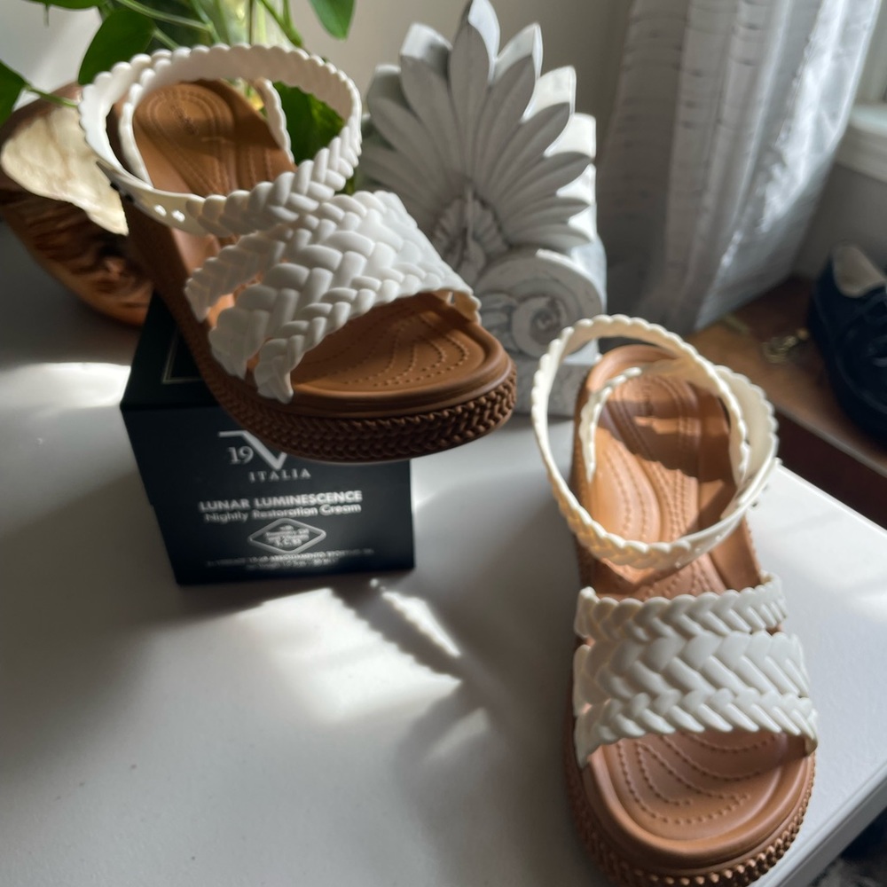 CROCS Brooklyn Woven Ankle Strap Wedge Woman’s shoes foam footbed NWOB Sz 8 - Picture 7 of 10